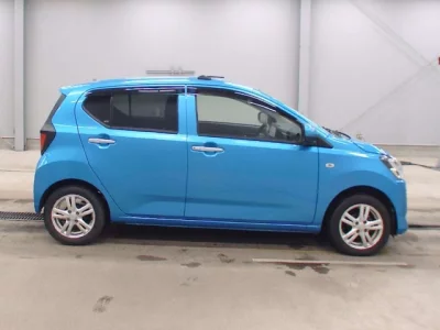 Toyota PIXIS EPOCH  с аукциона в Японии