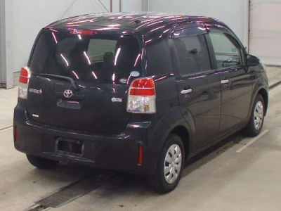 Toyota SPADE  с аукциона в Японии