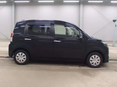 Toyota SPADE  с аукциона в Японии