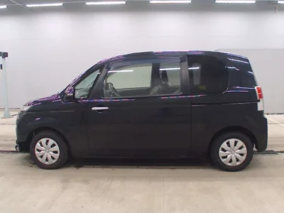 Toyota SPADE  с аукциона в Японии