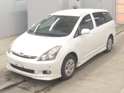 Toyota WISH  с аукциона в Японии