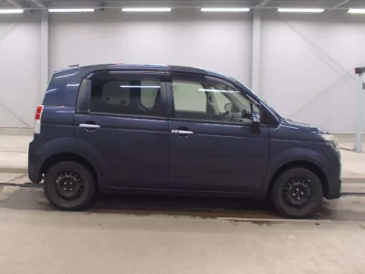 Toyota SPADE  с аукциона в Японии