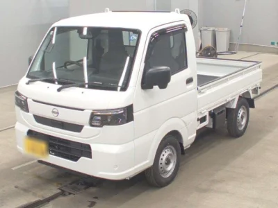 Nissan NT100 Clipper