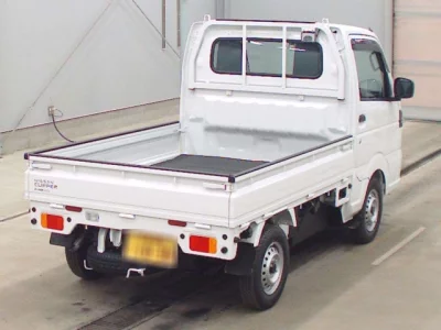 Nissan NT100 Clipper