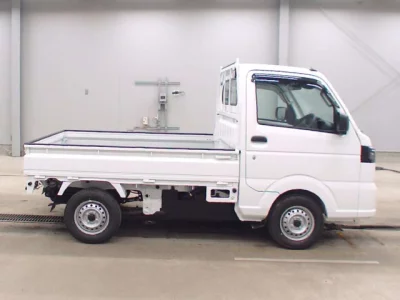 Nissan NT100 Clipper