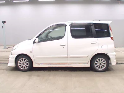 Toyota FUNCARGO  с аукциона в Японии