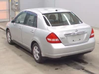 Nissan TIIDA LATIO лот № 3334 оценка 3  с аукциона в Японии 5