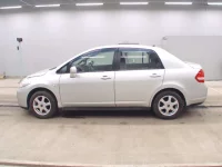 Nissan TIIDA LATIO лот № 3334 оценка 3  с аукциона в Японии 3