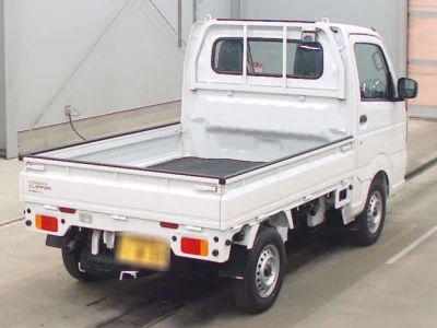 Nissan NT100 Clipper