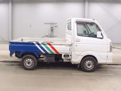 Nissan NT100 Clipper