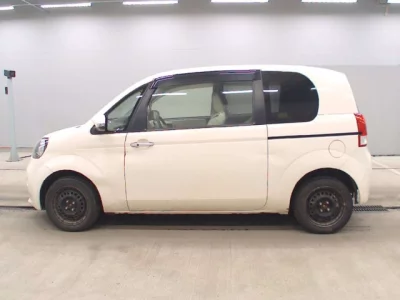 Toyota PORTE  с аукциона в Японии