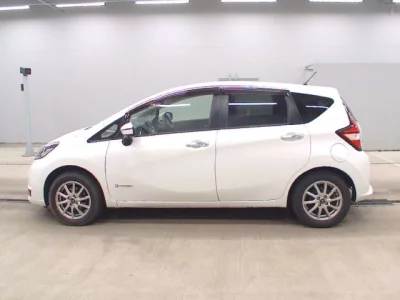 Nissan NOTE  с аукциона в Японии