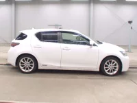 Lexus CT лот № 9065 оценка 3  с аукциона в Японии 2