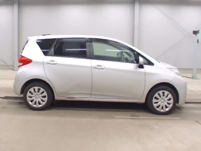 Subaru TREZIA  с аукциона в Японии