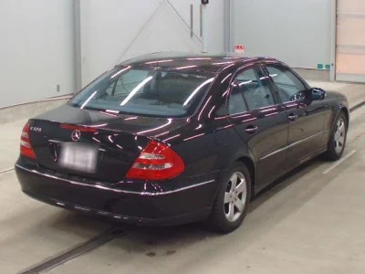 Mercedes-Benz E CLASS  с аукциона в Японии