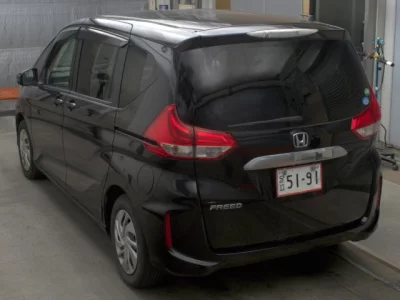 Honda FREED  с аукциона в Японии