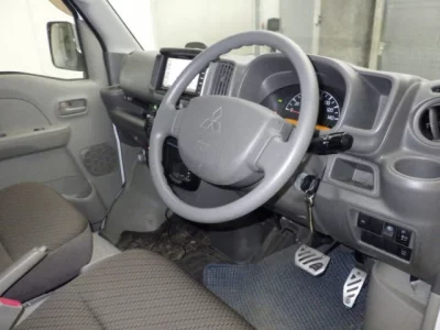 Mitsubishi Minicab Van