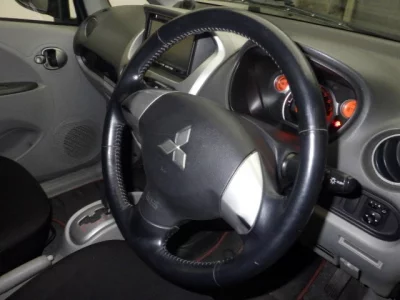 Mitsubishi i