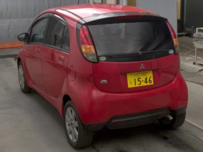 Mitsubishi i