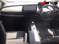 Toyota Prius лот № 3518 оценка 5  с аукциона в Японии 7