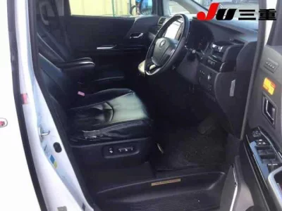 Toyota ALPHARD  с аукциона в Японии
