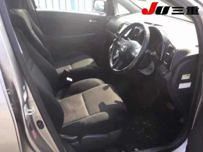 Toyota WISH  с аукциона в Японии