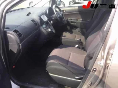 Toyota WISH  с аукциона в Японии