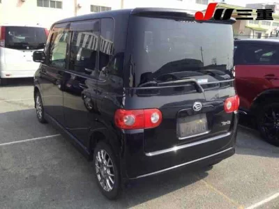 Daihatsu TANTO  с аукциона в Японии