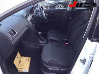 Volkswagen Polo  с аукциона в Японии