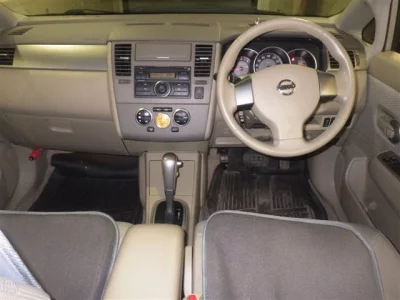 Nissan TIIDA  с аукциона в Японии