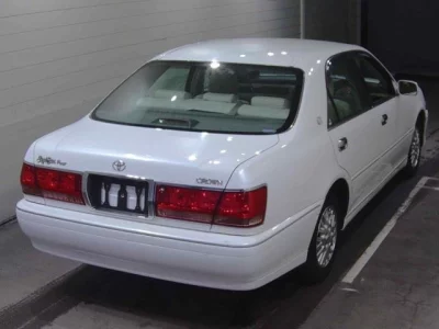 Toyota CROWN  с аукциона в Японии