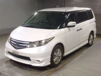Honda ELYSION  с аукциона в Японии