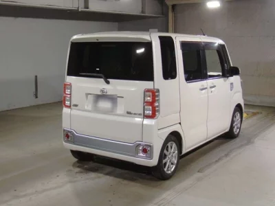 Daihatsu WAKE  с аукциона в Японии