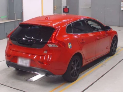 Volvo V40  с аукциона в Японии