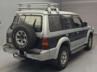 Mitsubishi PAJERO лот № 87 оценка 3.5  с аукциона в Японии 1