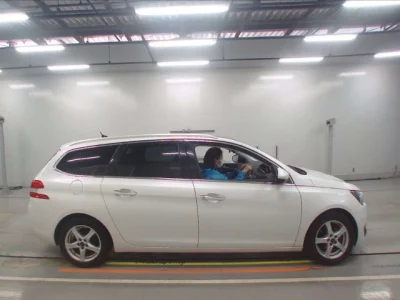 Peugeot 308  с аукциона в Японии