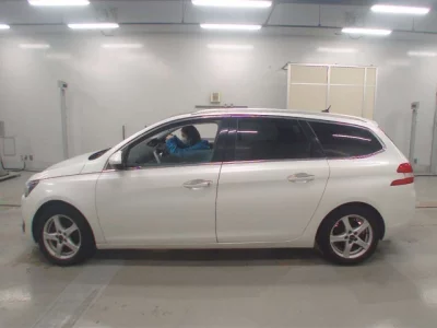 Peugeot 308  с аукциона в Японии