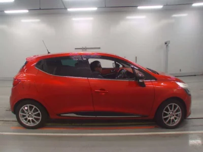 Renault LUTECIA  с аукциона в Японии