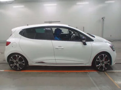 Renault LUTECIA  с аукциона в Японии