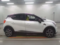 Renault Captur лот № 38012 оценка 4.5  с аукциона в Японии 2