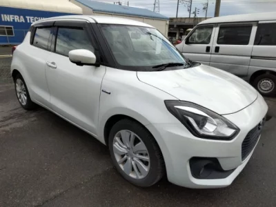 Suzuki SWIFT  с аукциона в Японии