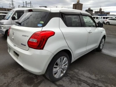Suzuki SWIFT  с аукциона в Японии