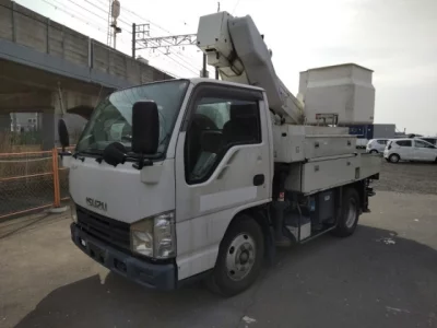 Isuzu ELF