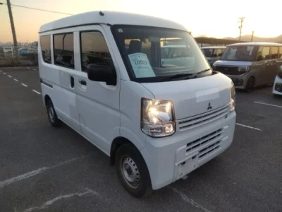 Mitsubishi Minicab Van