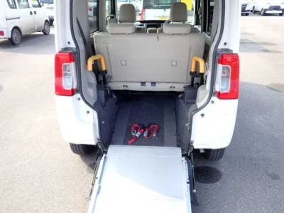 Daihatsu TANTO  с аукциона в Японии