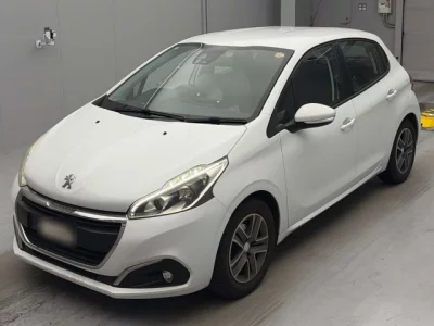 Peugeot 208  с аукциона в Японии