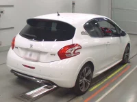 Peugeot 208 лот № 50306 оценка 3.5  с аукциона в Японии 1