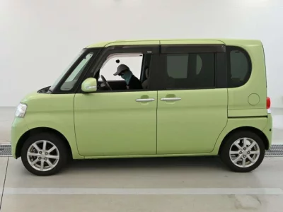 Daihatsu TANTO  с аукциона в Японии