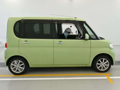 Daihatsu TANTO  с аукциона в Японии