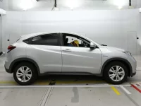 Honda VEZEL лот № 30095 оценка 4  с аукциона в Японии 2